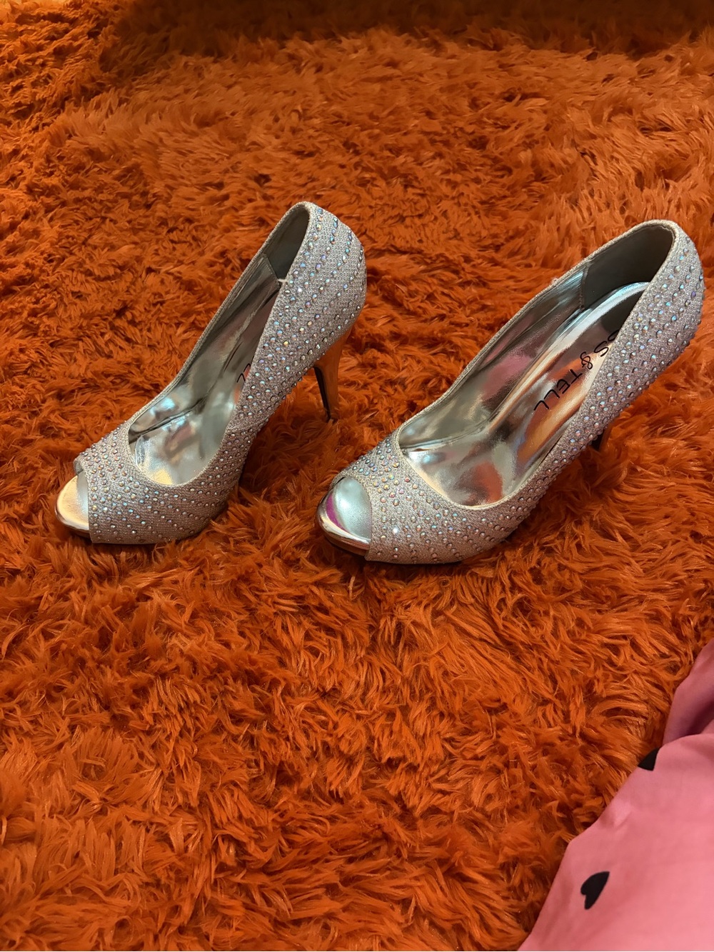 Kiss & Tell Heels